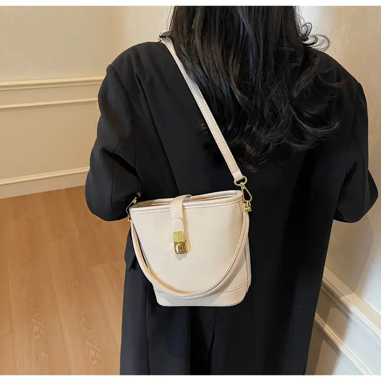 Women's White Shoulder Bag Large Capacity 2025 Trendy — feature 31