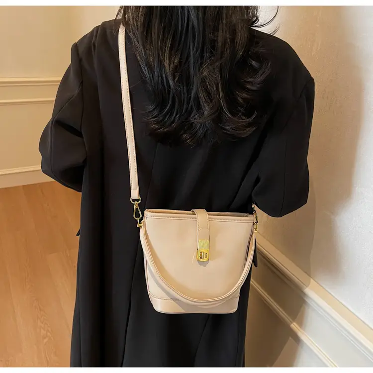 Women's White Shoulder Bag Large Capacity 2025 Trendy — feature 34