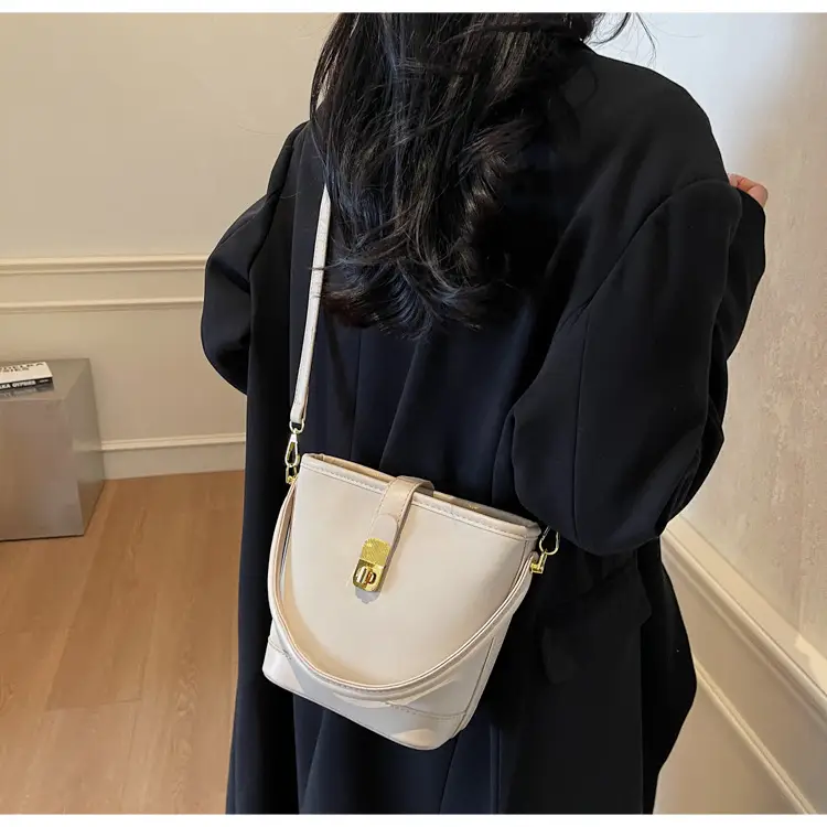 Women's White Shoulder Bag Large Capacity 2025 Trendy — feature 35