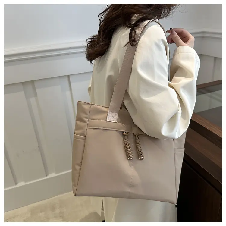 Women's Large Capacity Shoulder Bag Grey 2024 — feature 13