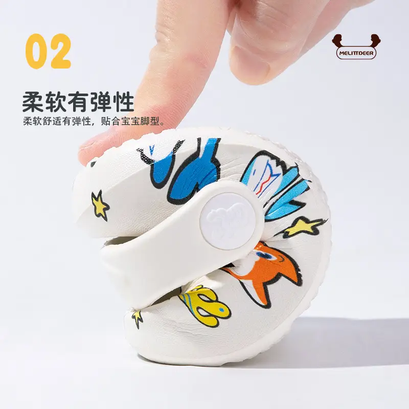 Summer new children's slippers wholesale printed shark baby boys indoor and outdoor wear-resistant children's light hole shoes