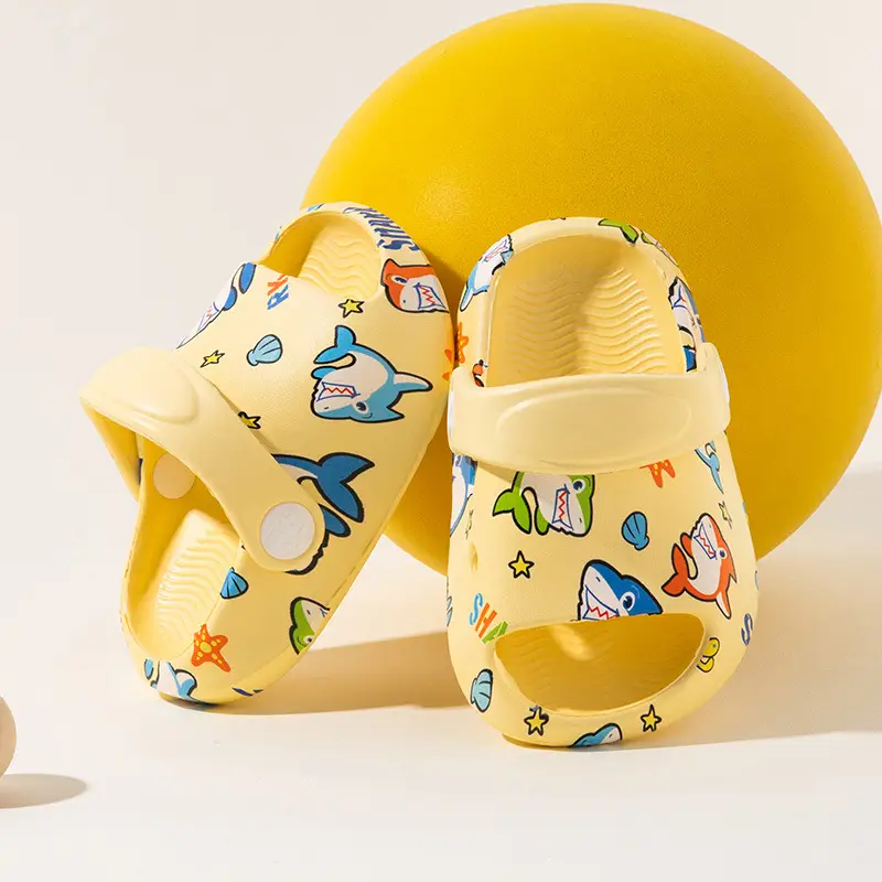 Summer new children's slippers wholesale printed shark baby boys indoor and outdoor wear-resistant children's light hole shoes