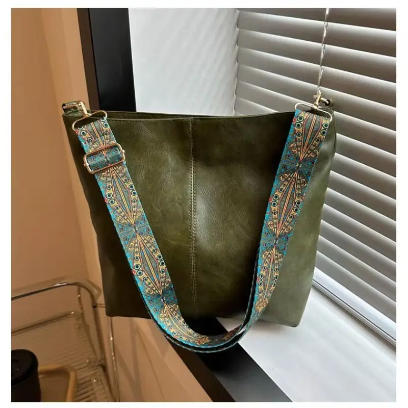 Wide Shoulder Strap Casual Commuting Bucket Bag Large Capacity - Image 2