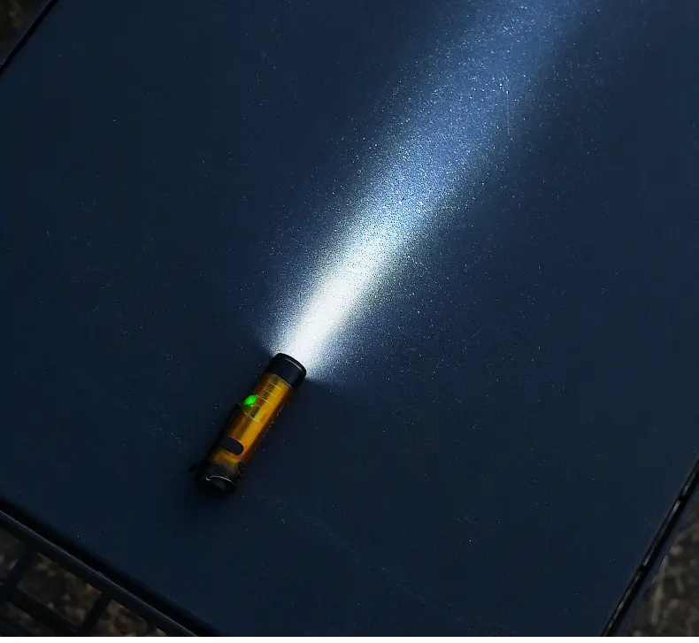 Magnetic Outdoor Flashlight Dimmable Camping Keychain — feature 21