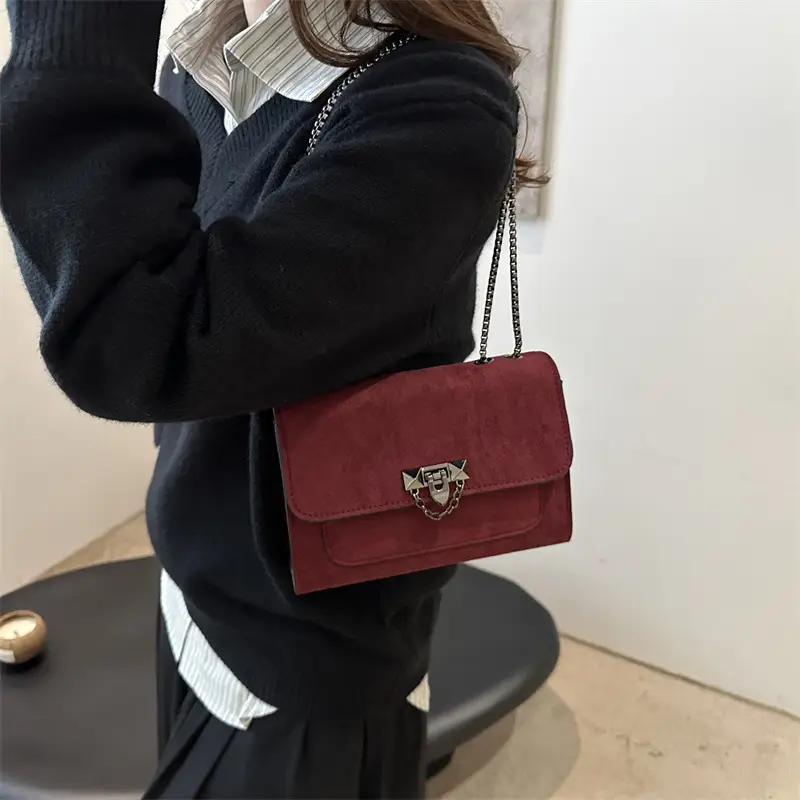 Frosted Vintage Chain Shoulder Bag Women's Brown — feature 2