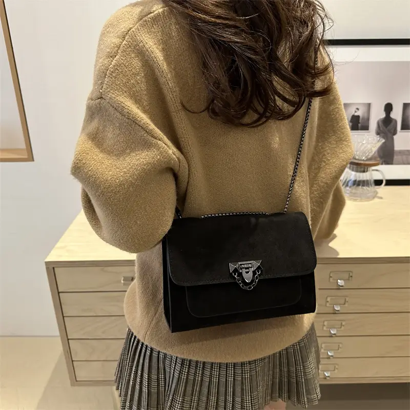 Frosted Vintage Chain Shoulder Bag Women's Brown — feature 32