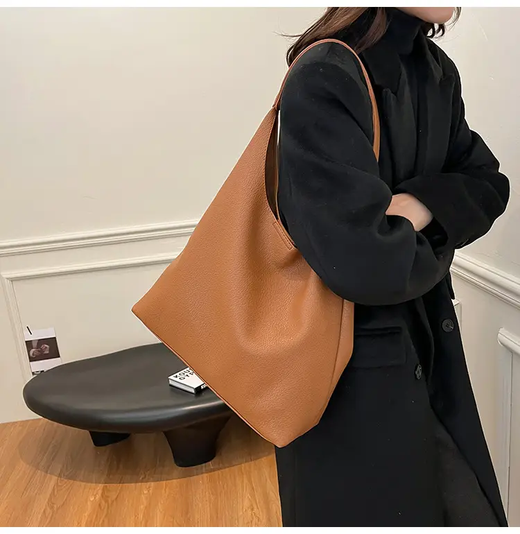 Brown Leather Shoulder Bag for Women Large Capacity 2024 — feature 11