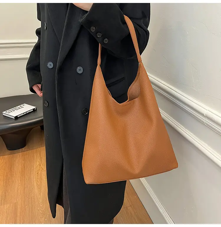 Brown Leather Shoulder Bag for Women Large Capacity 2024 — feature 12