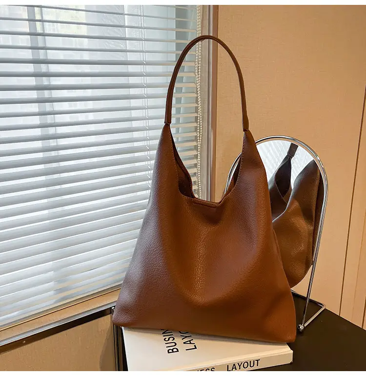 Brown Leather Shoulder Bag for Women Large Capacity 2024 — feature 21