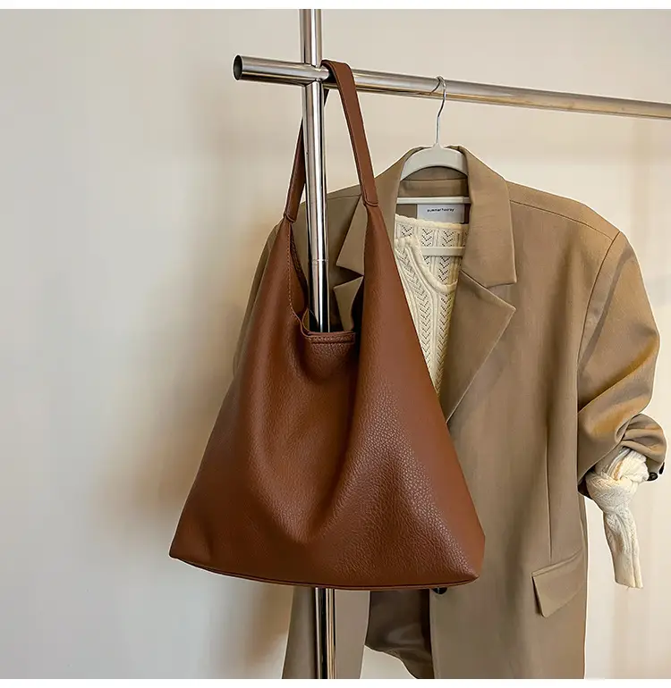 Brown Leather Shoulder Bag for Women Large Capacity 2024 — feature 23