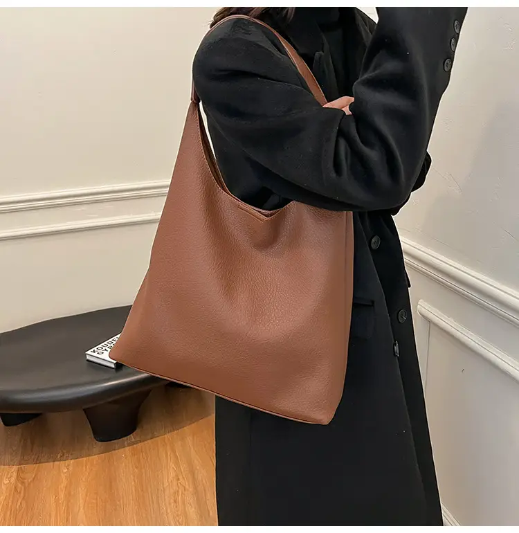 Brown Leather Shoulder Bag for Women Large Capacity 2024 — feature 7