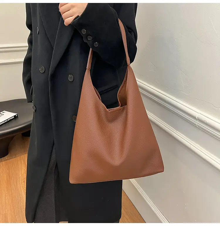 Brown Leather Shoulder Bag for Women Large Capacity 2024 — feature 9
