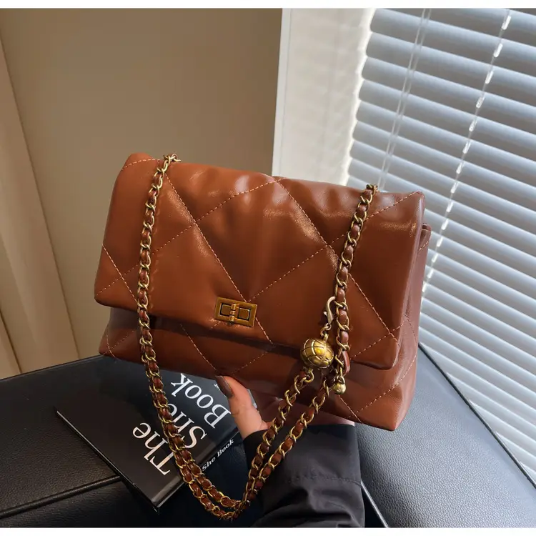 Red Leather Chain Shoulder Bag for Women — feature 17
