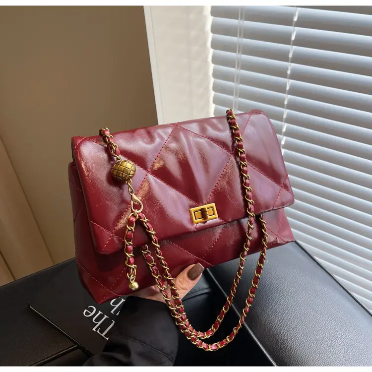 Red Leather Chain Shoulder Bag for Women — feature 19