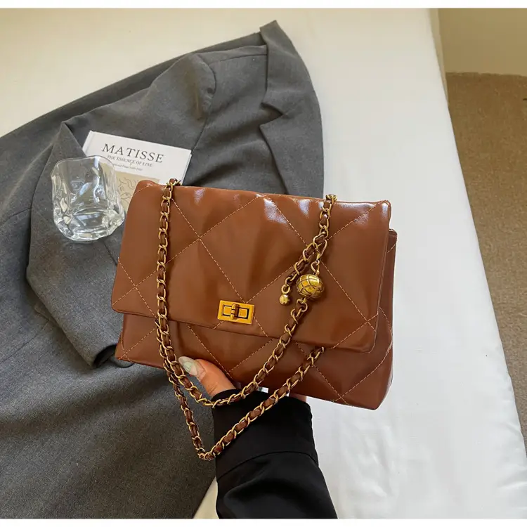 Red Leather Chain Shoulder Bag for Women — feature 27