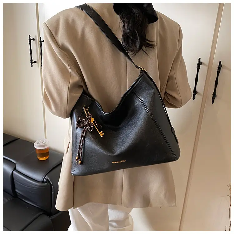 Women's White Retro Shoulder Crossbody Bag Large Capacity — feature 39