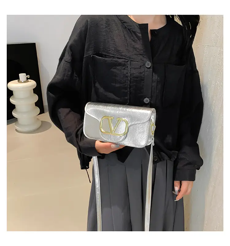 Silver V-Logo Shoulder Bag for Women 2024 — feature 15