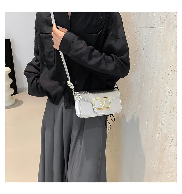 Silver V-Logo Shoulder Bag for Women 2024 — feature 16