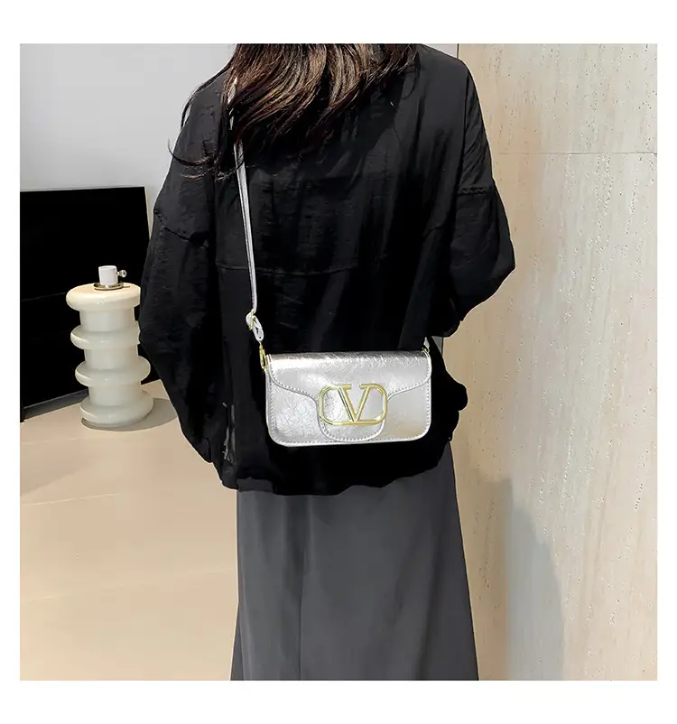Silver V-Logo Shoulder Bag for Women 2024 — feature 17