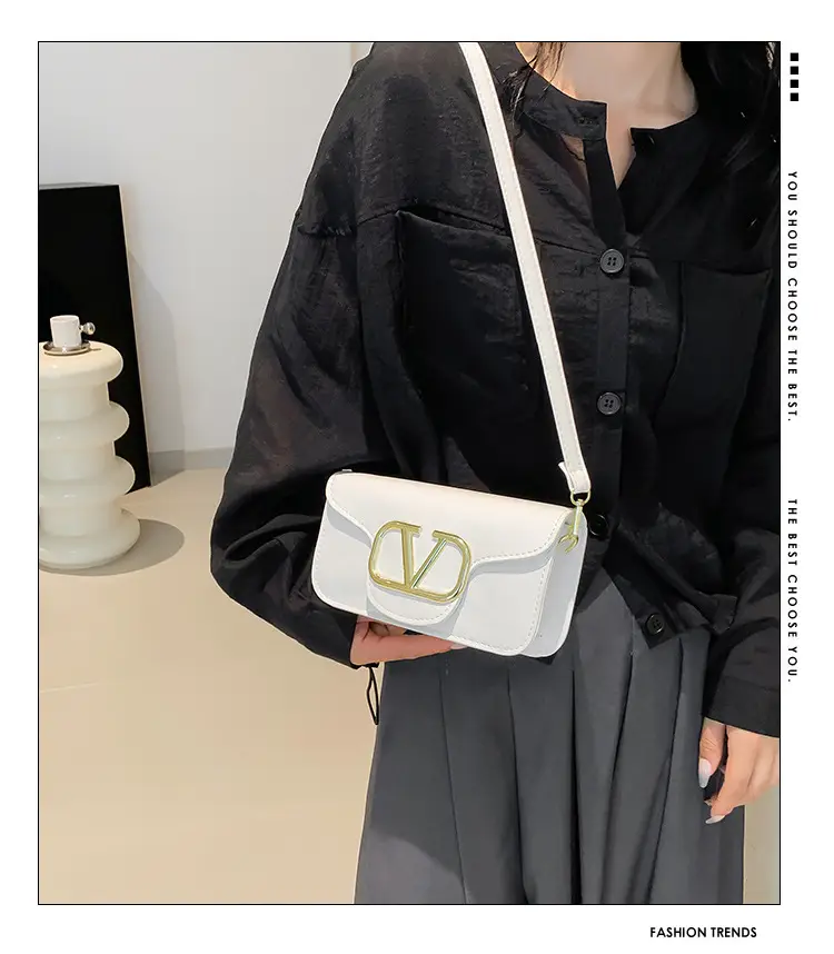 Silver V-Logo Shoulder Bag for Women 2024 — feature 2