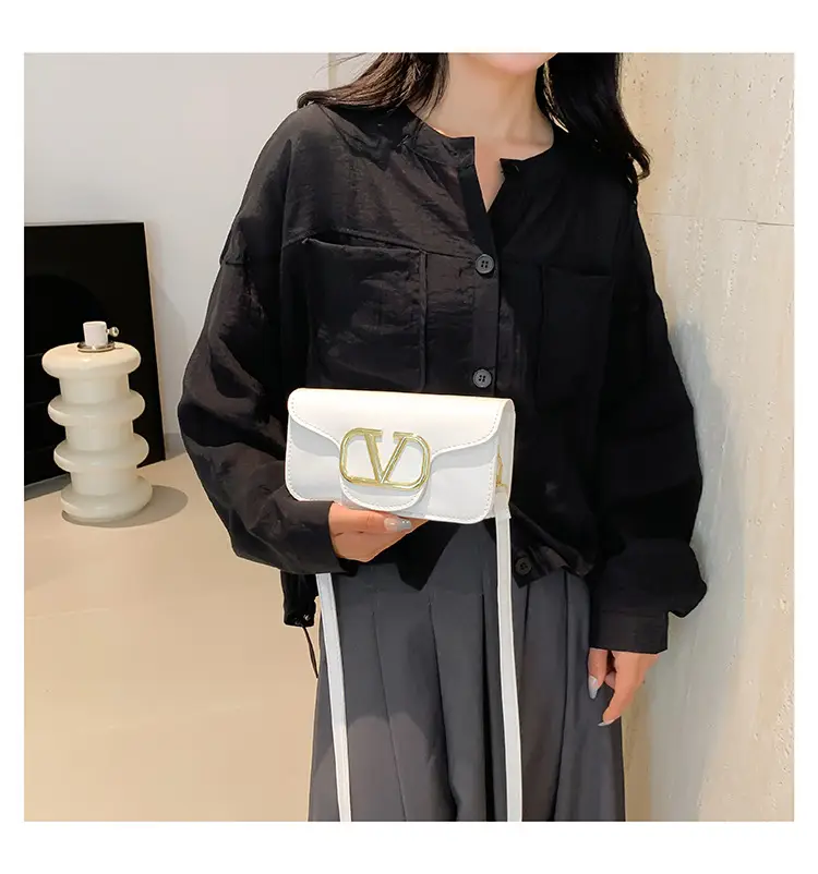Silver V-Logo Shoulder Bag for Women 2024 — feature 20