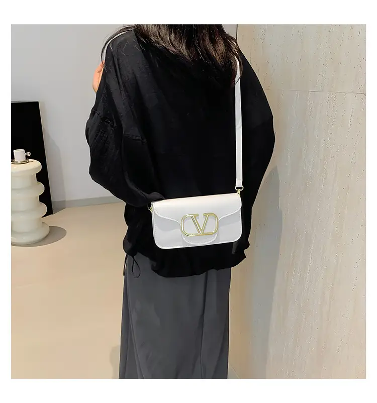 Silver V-Logo Shoulder Bag for Women 2024 — feature 21