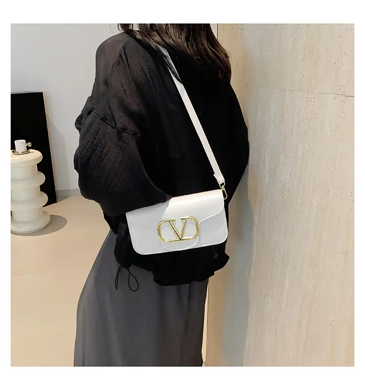 Silver V-Logo Shoulder Bag for Women 2024 — feature 23