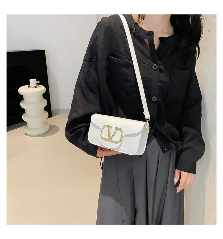 Silver V-Logo Shoulder Bag for Women 2024 — feature 24
