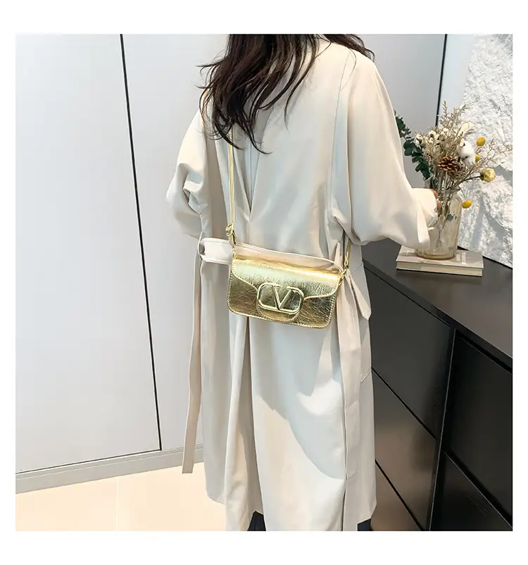 Silver V-Logo Shoulder Bag for Women 2024 — feature 26