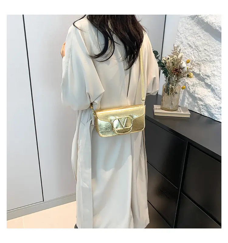 Silver V-Logo Shoulder Bag for Women 2024 — feature 27