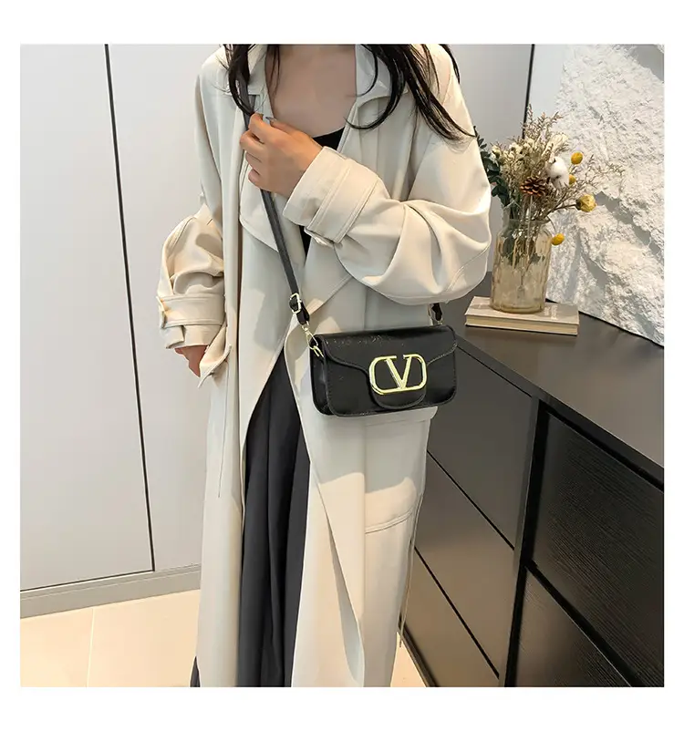 Silver V-Logo Shoulder Bag for Women 2024 — feature 30