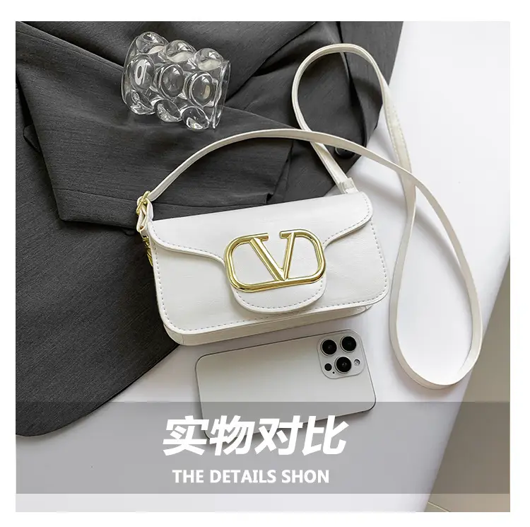 Silver V-Logo Shoulder Bag for Women 2024 — feature 7