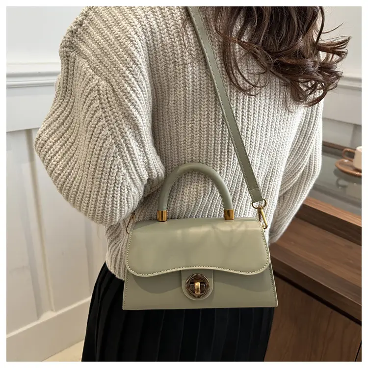Black French Commuter Shoulder Bag 2025 Winter New — feature 16