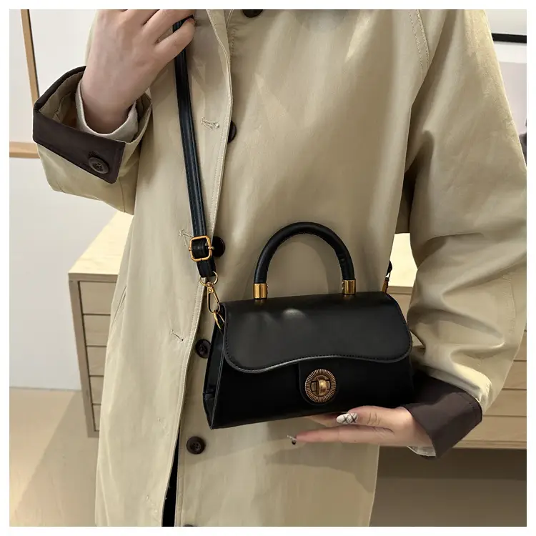 Black French Commuter Shoulder Bag 2025 Winter New — feature 18