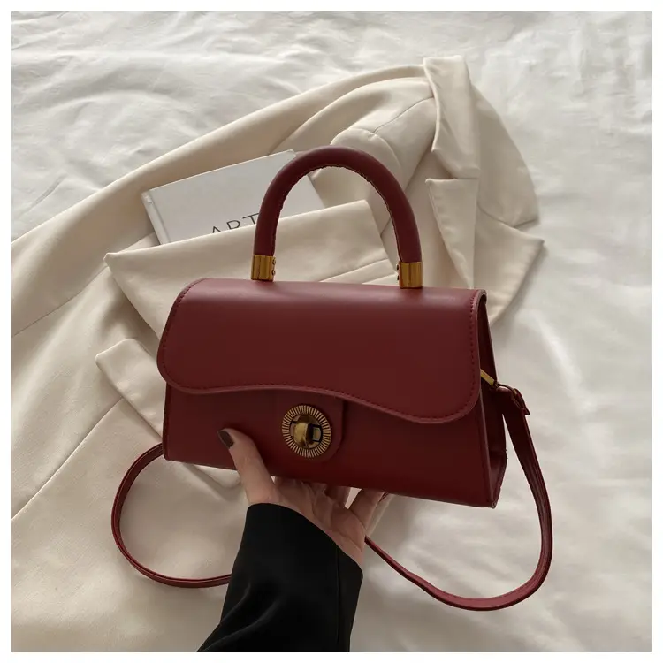 Black French Commuter Shoulder Bag 2025 Winter New — feature 22