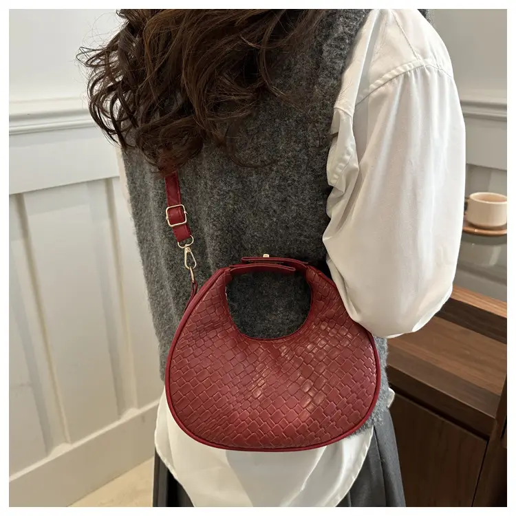 2024 Retro Croc Texture Shoulder Crossbody Bag Women — feature 14