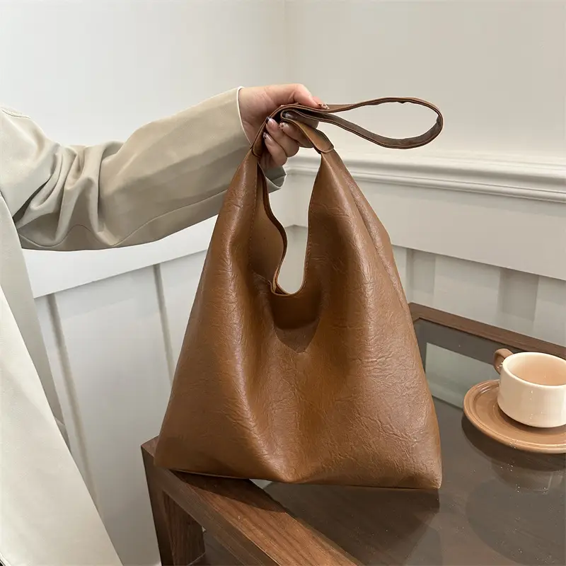 Black Leather Shoulder Bag Large Capacity Lazy Style - Image 6