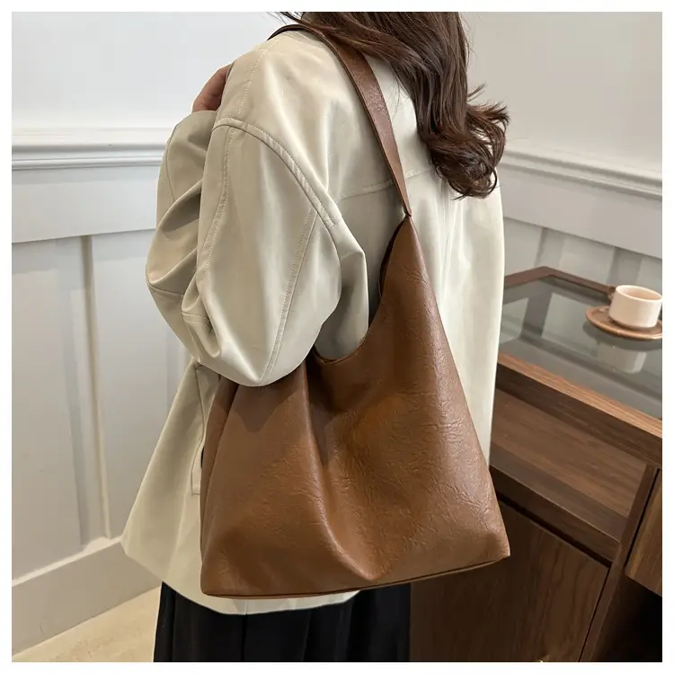 Black Leather Shoulder Bag Large Capacity Lazy Style — feature 12