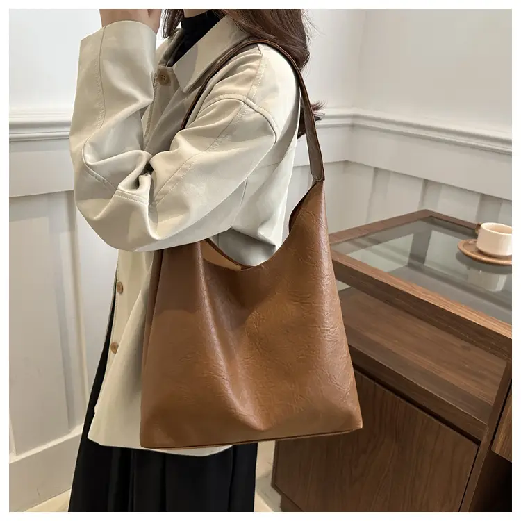 Black Leather Shoulder Bag Large Capacity Lazy Style — feature 13