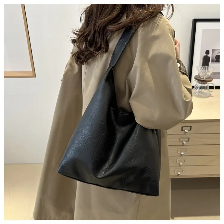 Black Leather Shoulder Bag Large Capacity Lazy Style — feature 16