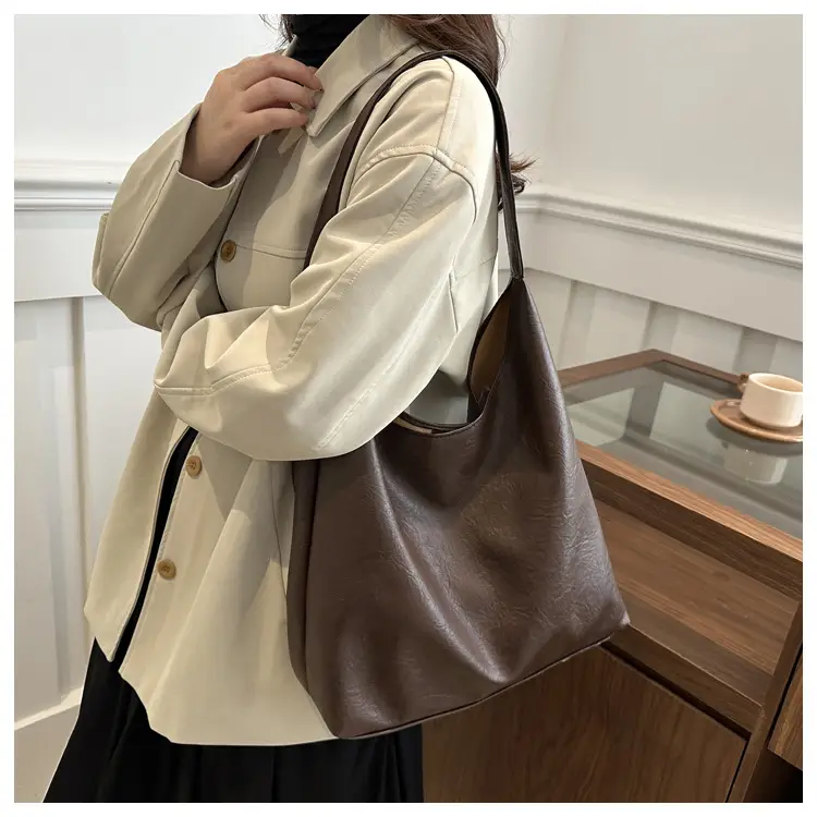 Black Leather Shoulder Bag Large Capacity Lazy Style — feature 8