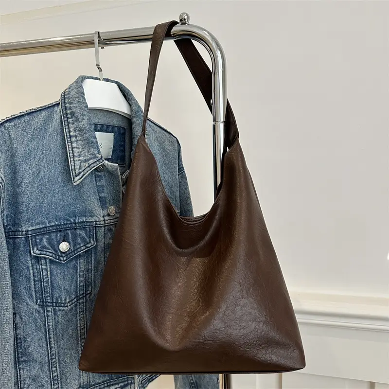 Black Leather Shoulder Bag Large Capacity Lazy Style - Image 2