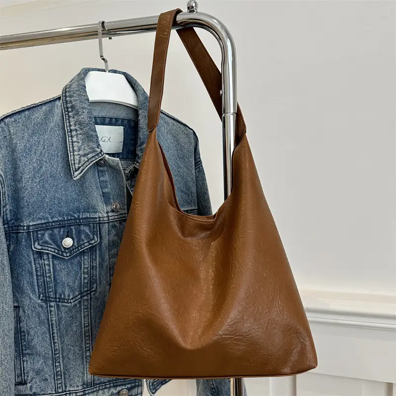 Black Leather Shoulder Bag Large Capacity Lazy Style - Image 3