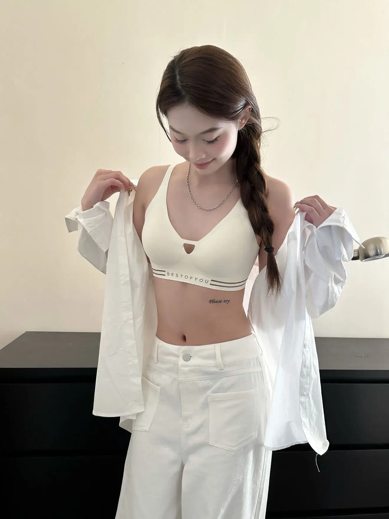 White Traceless Anti-Sagging Sports Bra for Small Chest — feature 9