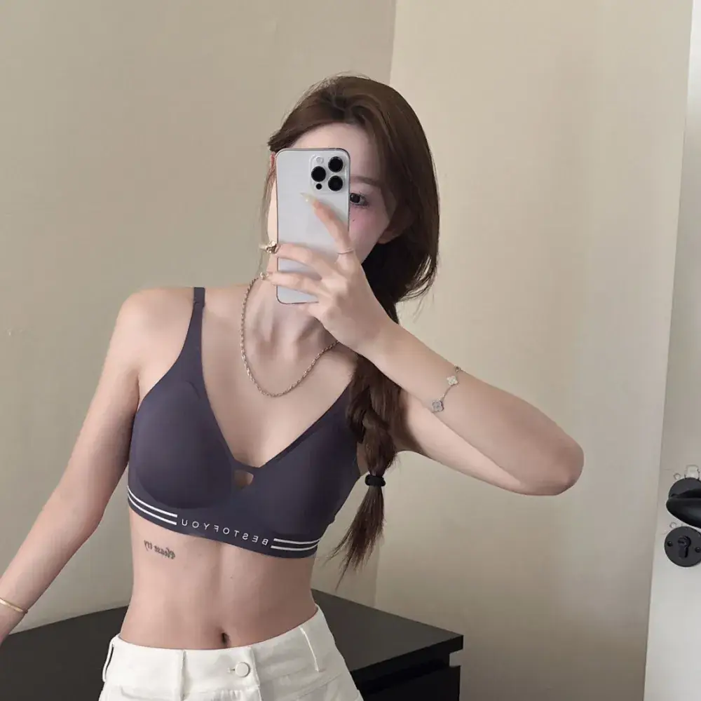 White Traceless Anti-Sagging Sports Bra for Small Chest