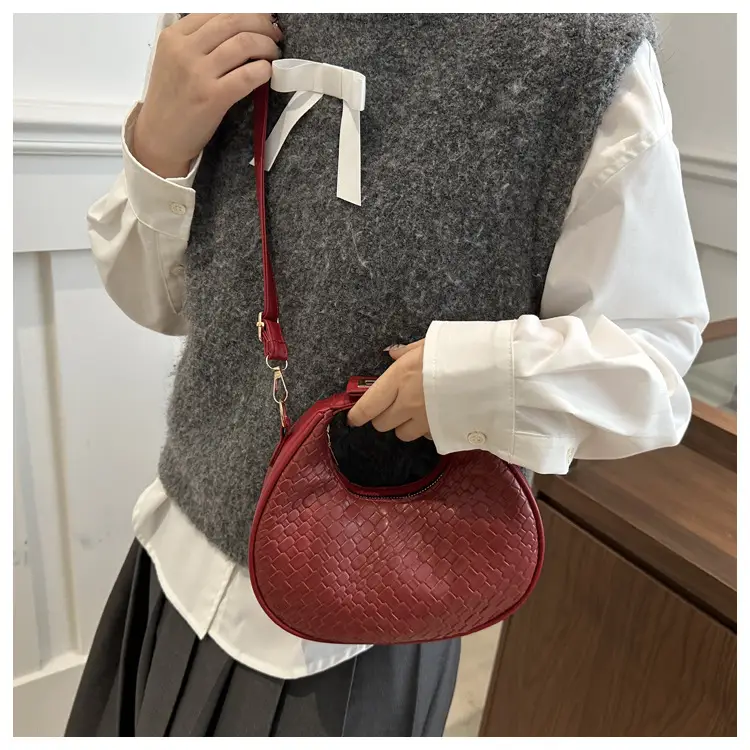 Crescent Bag Women Red Shoulder Crossbody Casual 2024 — feature 24