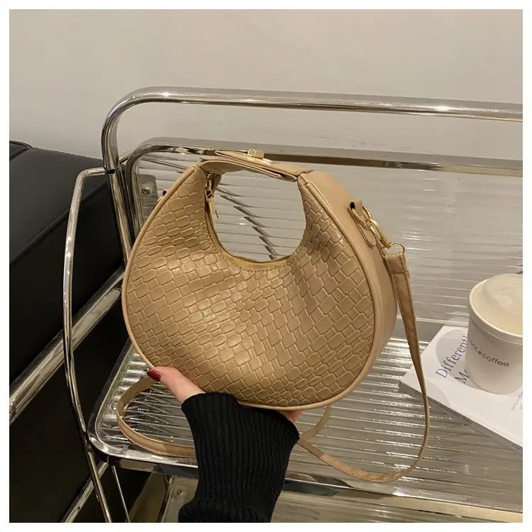 Crescent Bag Women Red Shoulder Crossbody Casual 2024 — feature 9