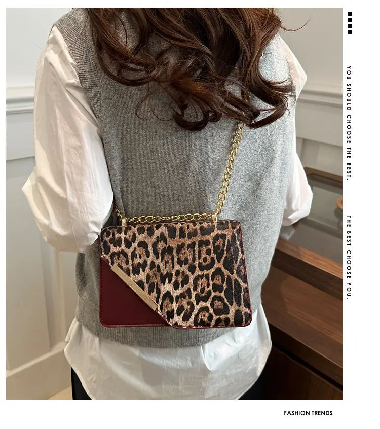 Leopard Print Chain Crossbody Bag 2025 — feature 2