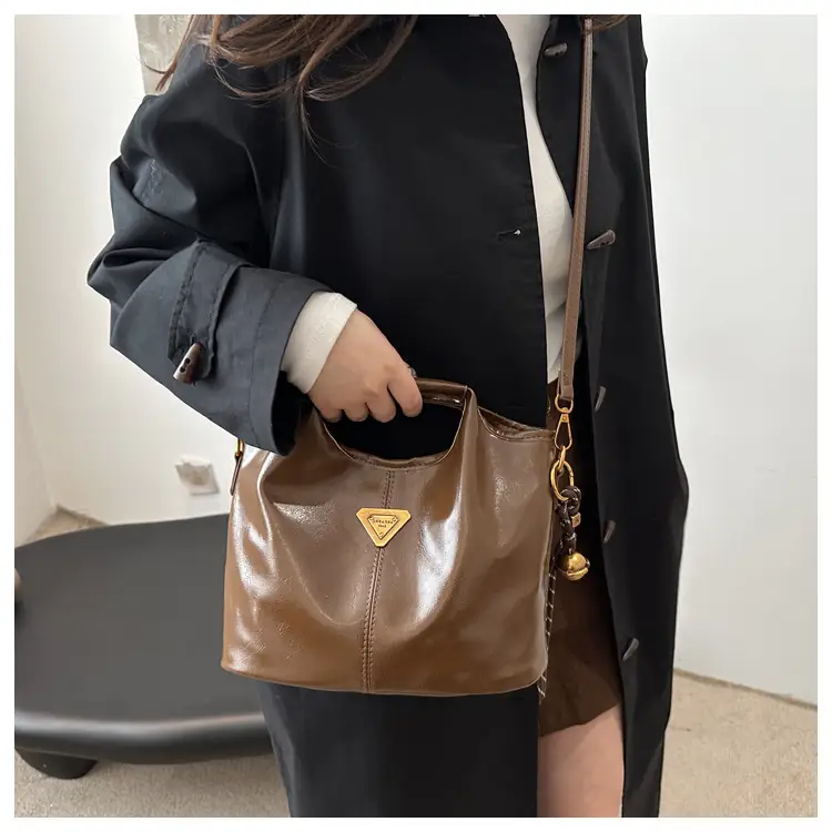 Vintage Brown Leather Shoulder Bag for Women 2024 — feature 10