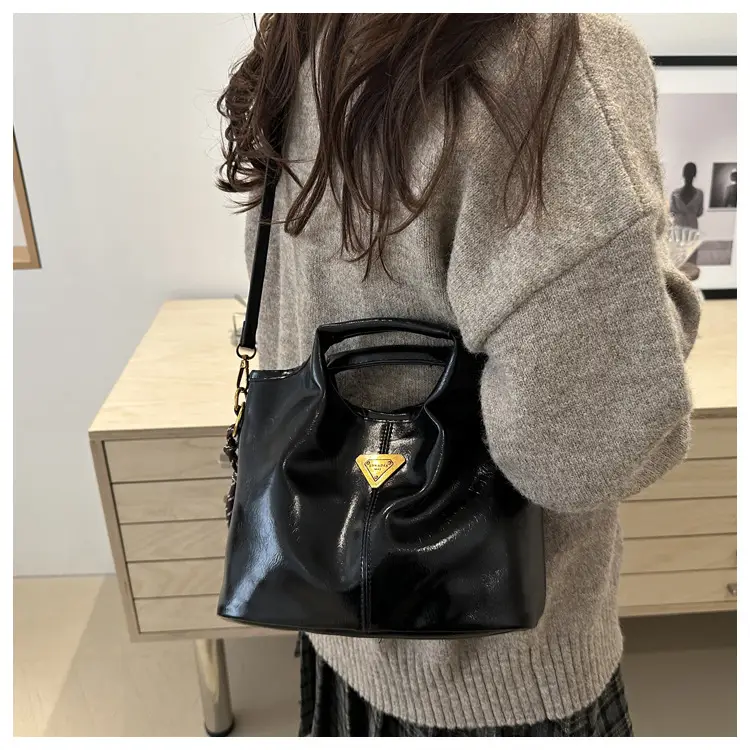 Vintage Brown Leather Shoulder Bag for Women 2024 — feature 15